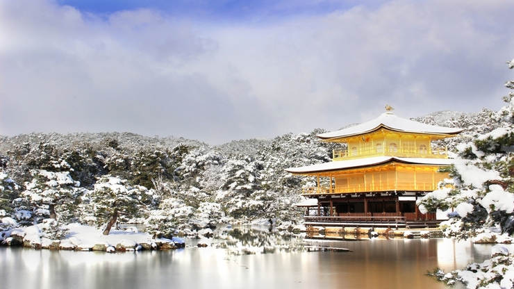 The snowy landscape and Kinkaku-ji